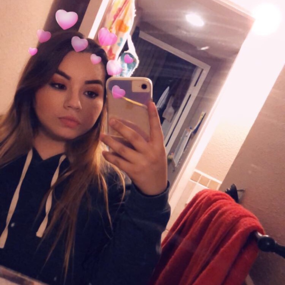 Meet your Posher, Yiselle